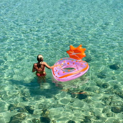 SUNNYLIFE Luxe Tube Pool Ring - Strawberry