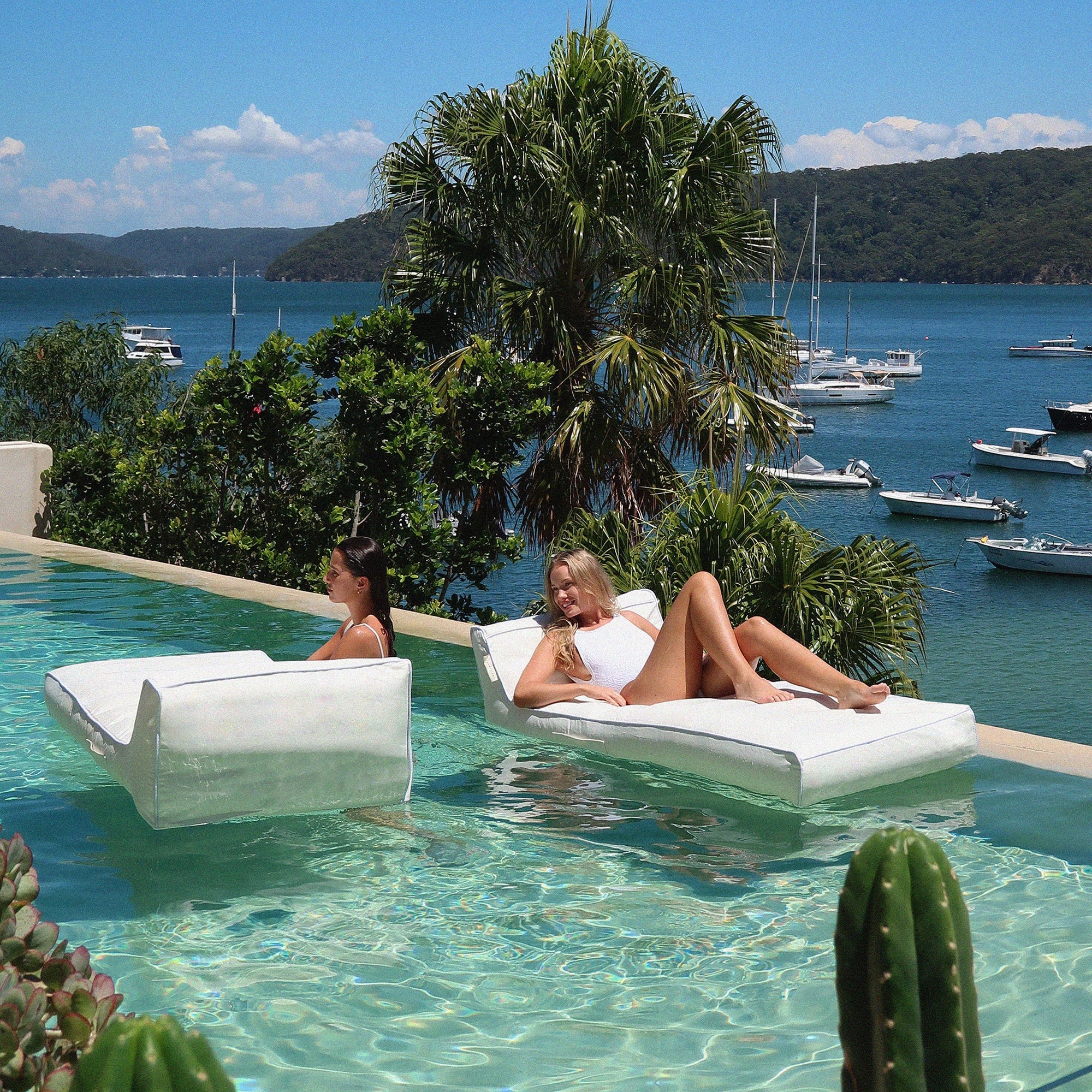 SUNNYLIFE Luxe Lie-On Lounger - Casa Blanca