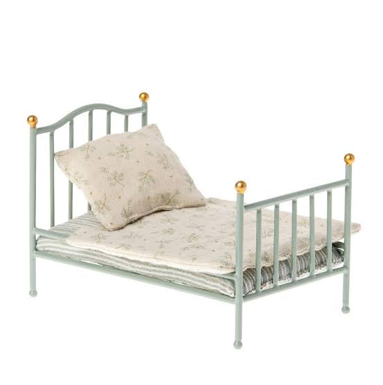 Maileg mouse vintage bed mint